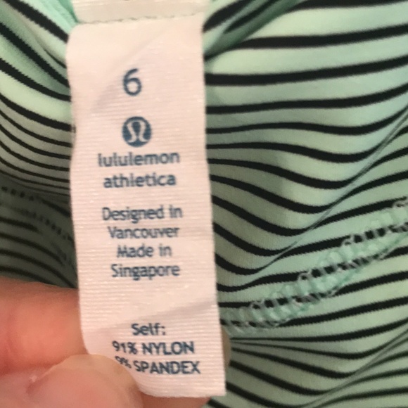 LuluLemon adjustable drawstring yoga top. - Picture 6 of 6